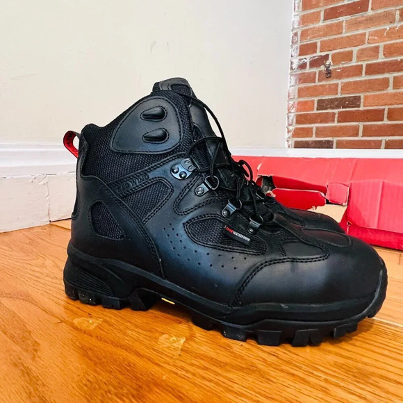 Red Wing boots Model 6690,  Size 9 2E NEW in Box

Redwing - Picture 1 of 16